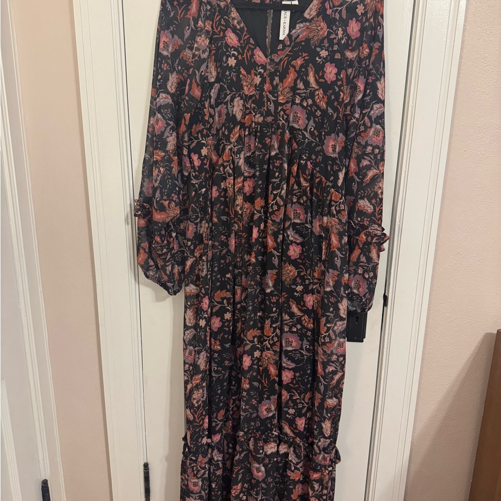 Black and Pink V-Neck Bishop Sleeve Maxi Dress
